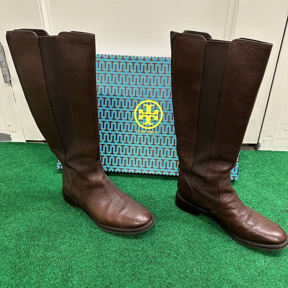 Tory Burch Riding Boots in Brown